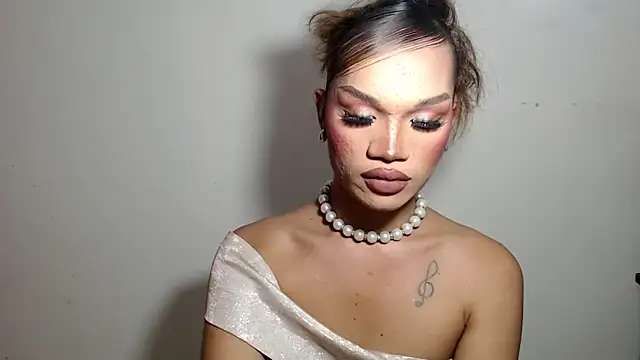 amandareddragon online show from November 18, 9:20 am