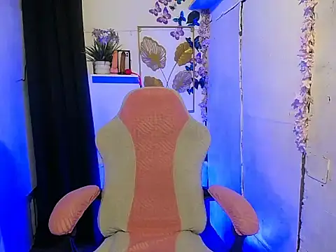 ella foxtrot online show from July 31, 7:52 am