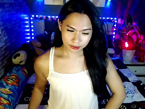 fallinLunaxX online show from May 8, 10:56 am