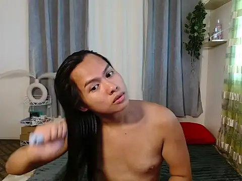 fallinLunaxX online show from May 24, 5:37 am