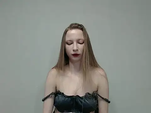 sophieryder online show from March 1, 8:42 am