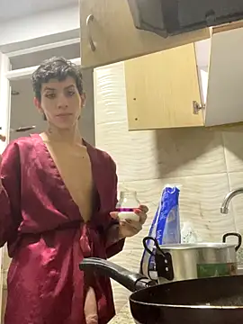 SiaraRealist online show from November 3, 12:20 am