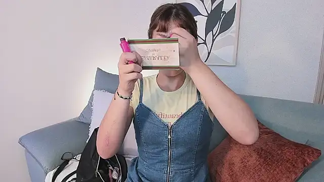 KassMonroe online show from February 5, 8:36 pm