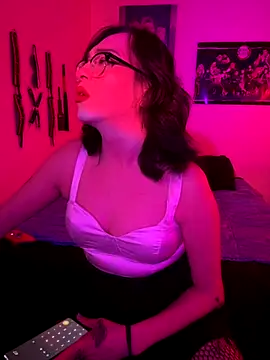 MiniMonroe online show from December 5, 12:11 pm