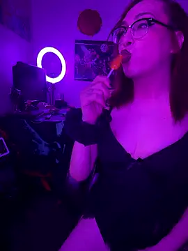 MiniMonroe online show from January 12, 1:07 pm