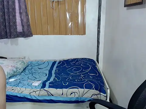 prettysam9 online show from April 11, 12:27 am