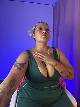 pinkbaddie777 online show from January 10, 5:02 am