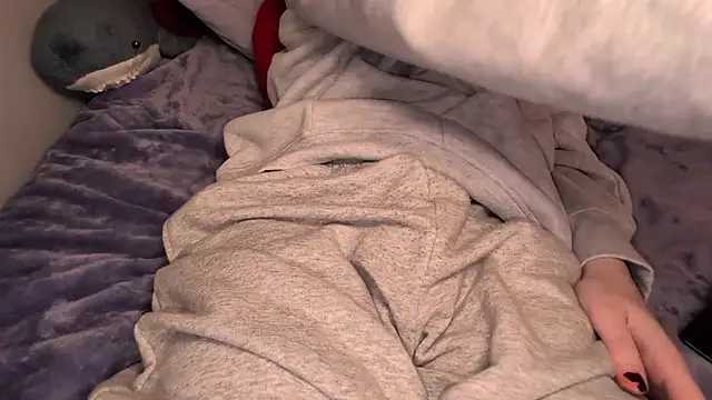 chloehollis online show from December 2, 9:29 pm