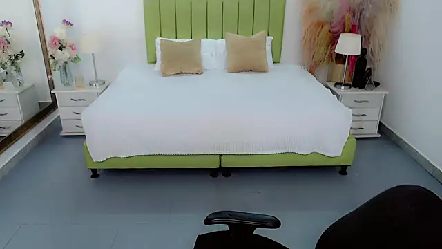 sebastian cruz  online show from April 20, 7:15 pm