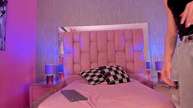 Fernanda Thail online show from February 5, 7:52 pm