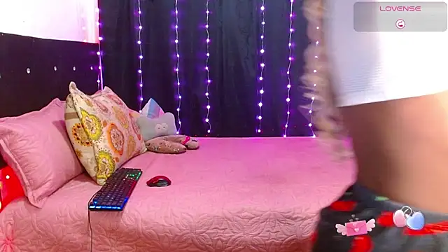 antonella wolfe02 online show from March 11, 6:39 am