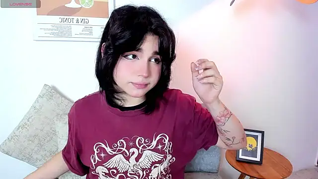 daniellesins2 online show from December 20, 8:48 pm