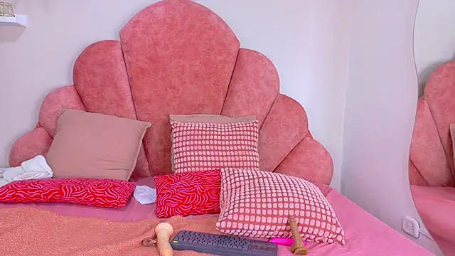 AbigailLenox   online show from January 14, 8:29 pm