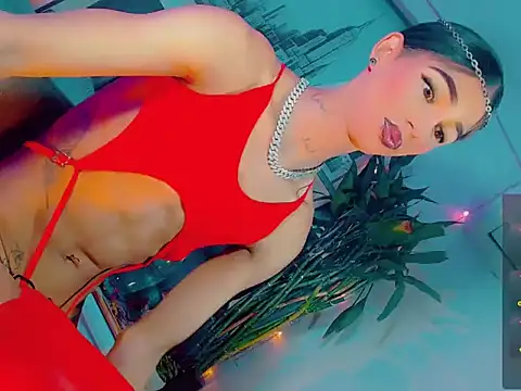 agathaferrer3 online show from April 12, 1:36 pm