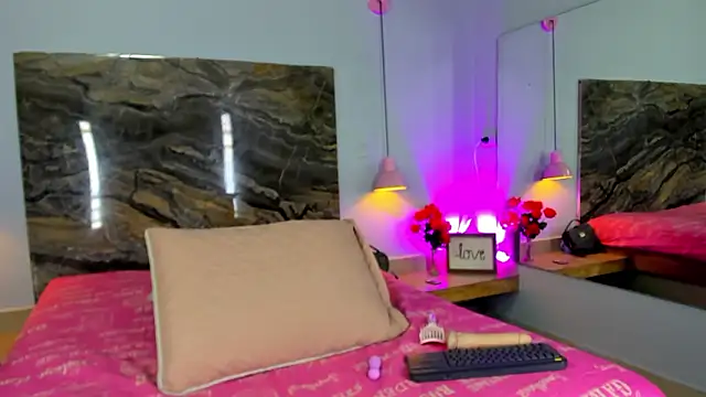 Skarleth queen online show from March 22, 3:55 am