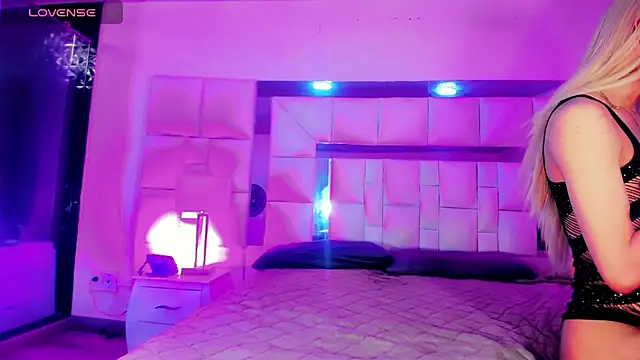 Isabella Kirk online show from March 5, 7:52 pm