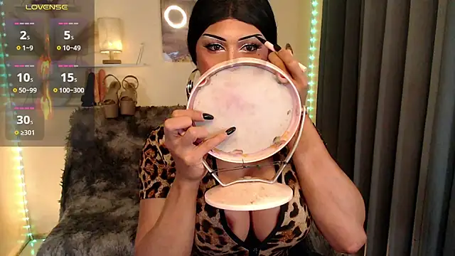 deliciousClaire online show from March 21, 6:02 pm