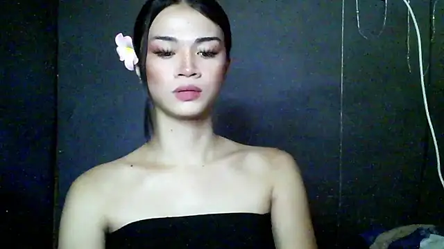 hottieandrea online show from May 7, 4:08 am