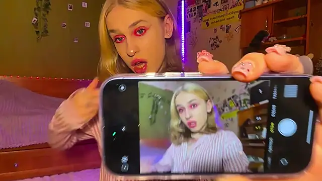 miss barbie111 online show from March 12, 10:59 pm