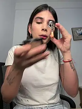 Lily WellGifted online show from February 3, 7:57 am