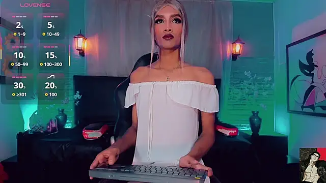 Samantha Ortega  online show from April 6, 11:54 am