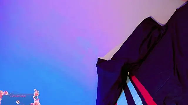 zoe rous2 online show from April 7, 1:01 pm