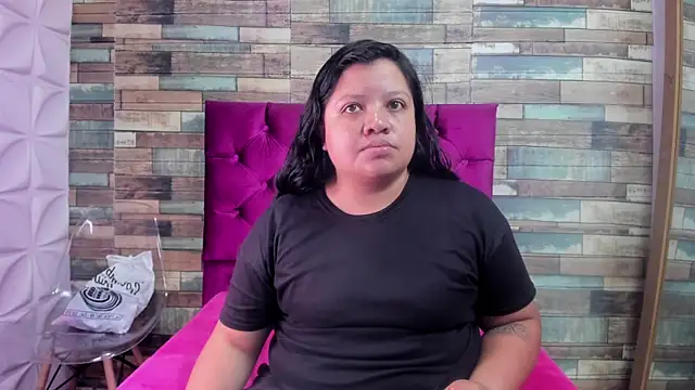 Carolina-Lenon online show from February 25, 7:40 pm