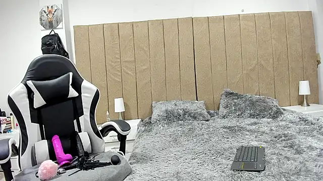 valery slim18 online show from March 15, 7:55 am