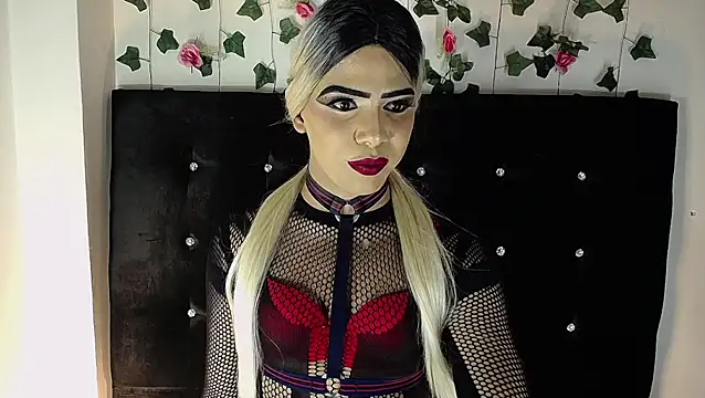 Kristal Queen01 online show from April 1, 7:32 am