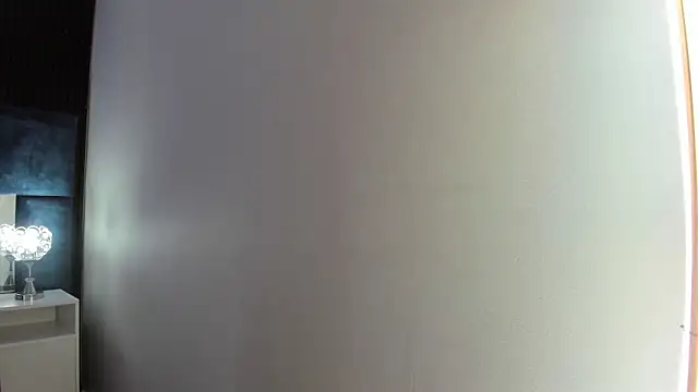 PerlaRogerss  online show from April 6, 11:32 am