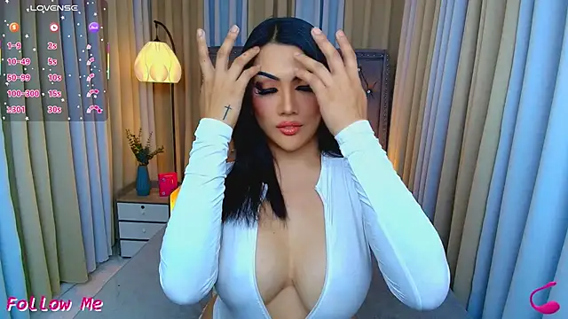 Laureen Hilton online show from April 13, 3:16 pm