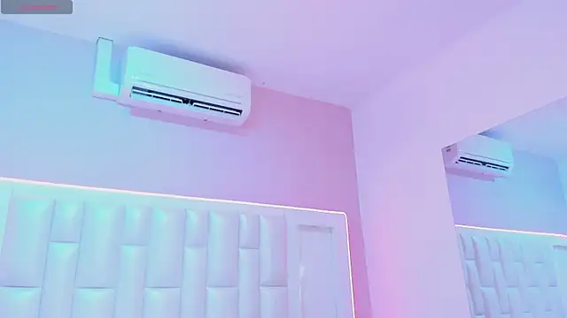 Liia Collins online show from April 13, 5:28 pm