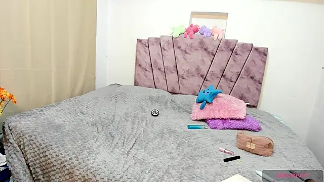 sheillenn online show from March 18, 6:45 am