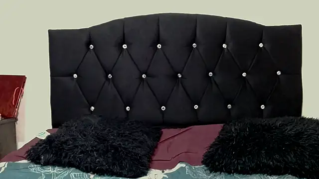 MonieeDolly online show from March 15, 11:30 pm