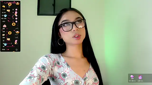 IamAndrea01 online show from March 17, 10:17 am