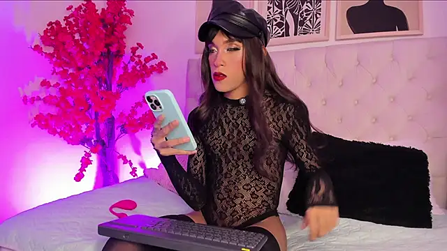 Liz Hills online show from April 12, 9:51 pm