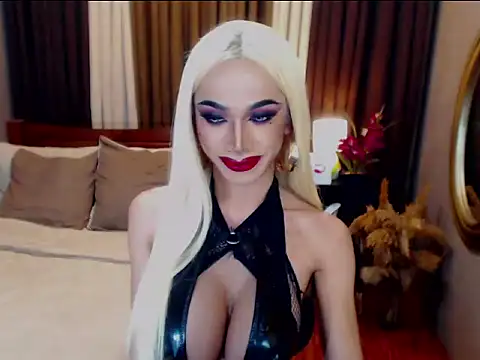 KieraLee online show from March 4, 8:13 pm