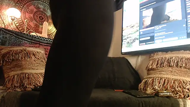 feetandcock85 online show from March 25, 10:03 pm