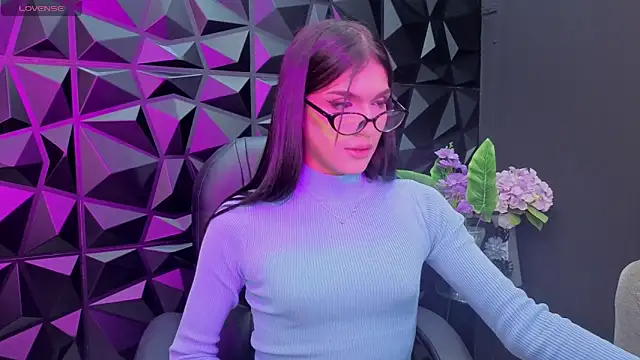 MaddyCooper  online show from April 20, 3:46 pm