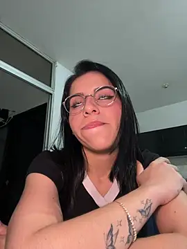 Trixie pop online show from April 21, 1:18 am