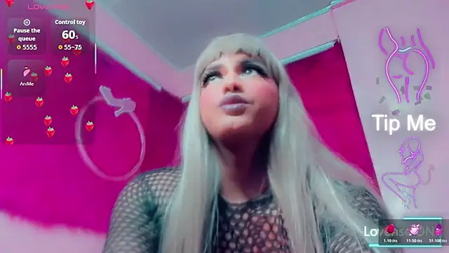 taylor  smith  online show from March 18, 11:31 am