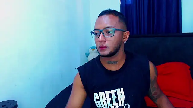 MascTyler online show from April 11, 8:23 pm