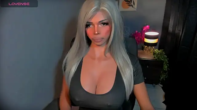 xEllaineCumsLotx online show from March 28, 2:13 am