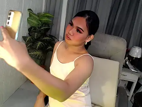 Yourgorgeousmarge online show from April 19, 1:39 am