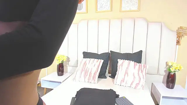 Sara Hanks online show from April 18, 2:52 pm