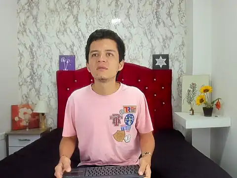 Alejandra and James  online show from April 21, 11:17 am