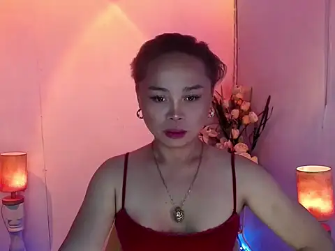 the girl of jamesbond online show from April 11, 2:42 pm