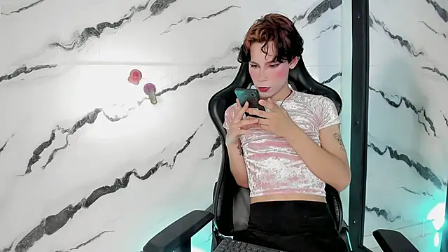 isabellarouse01 online show from April 19, 12:00 am