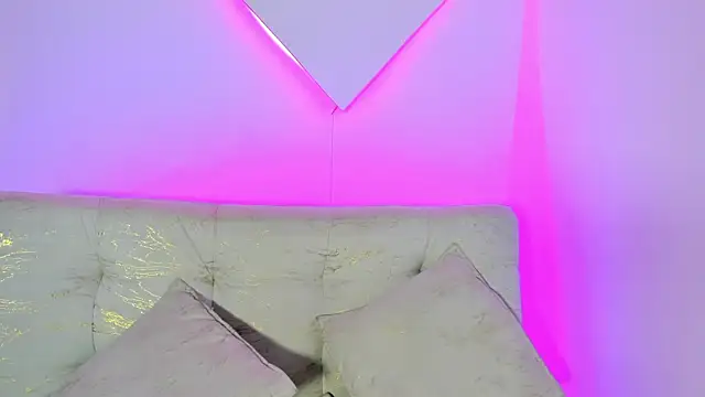 LiaCampbell  online show from July 7, 11:42 pm