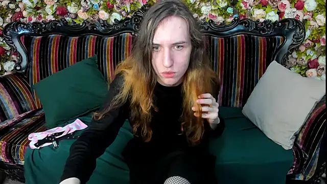 ChrisyBevy online show from June 25, 5:12 am